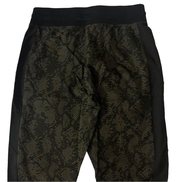 NWT Jessica Simpson Desert Snake High-Rise Woven Side Pockets Joggers Olive S - Picture 8 of 13